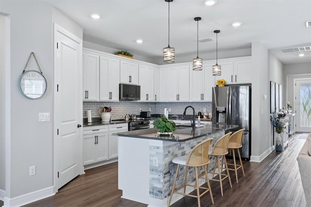 For Sale: $647,420 (2 beds, 2 baths, 1917 Square Feet)