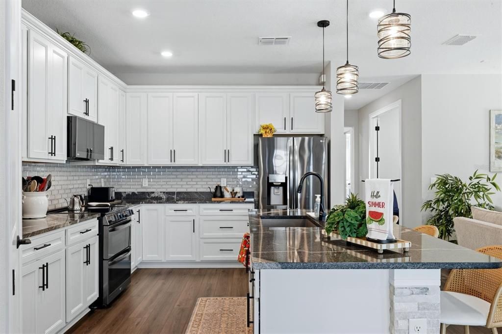 For Sale: $647,420 (2 beds, 2 baths, 1917 Square Feet)