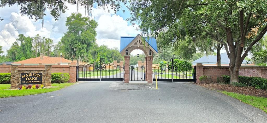 На продажу: $79,900 (0.25 acres)