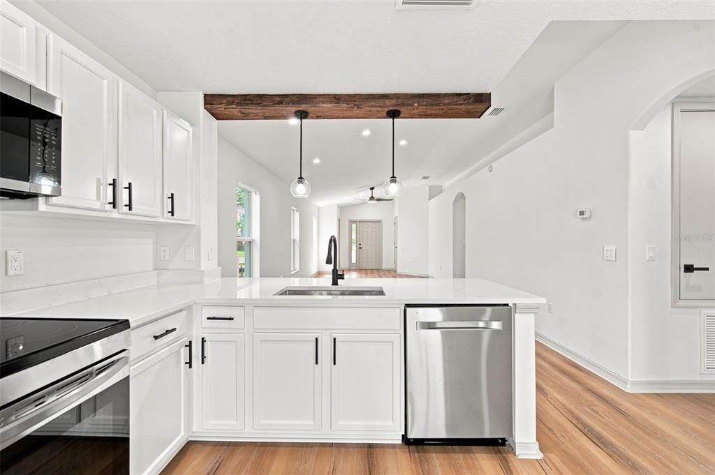 待售: $290,000 (3 贝兹, 2 浴室, 1340 平方英尺)