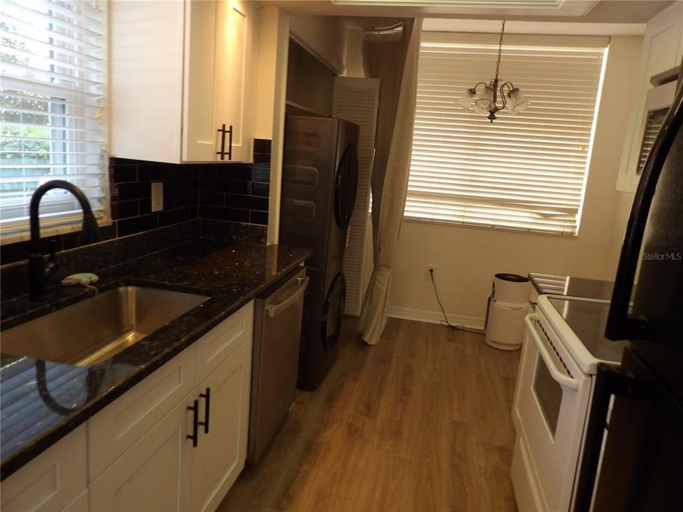 En Venta: $219,000 (2 camas, 2 baños, 1200 Pies cuadrados)
