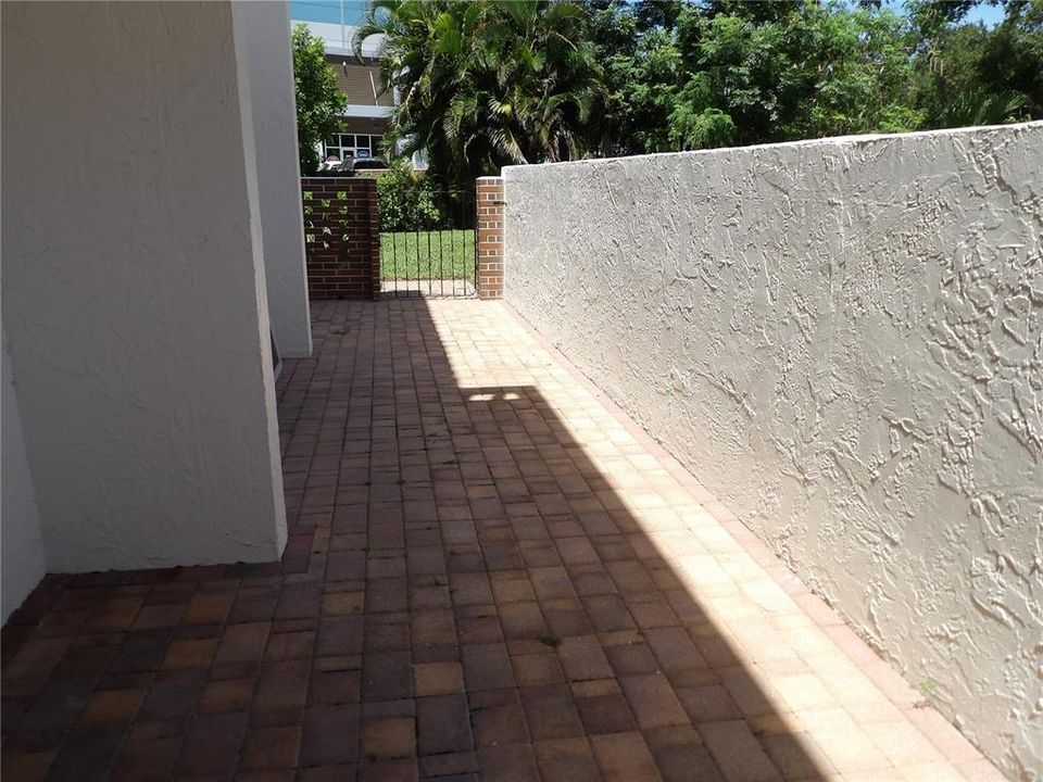 En Venta: $219,000 (2 camas, 2 baños, 1200 Pies cuadrados)
