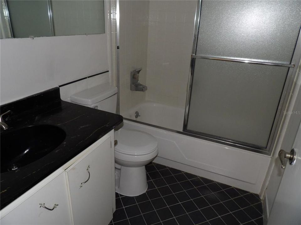 En Venta: $219,000 (2 camas, 2 baños, 1200 Pies cuadrados)
