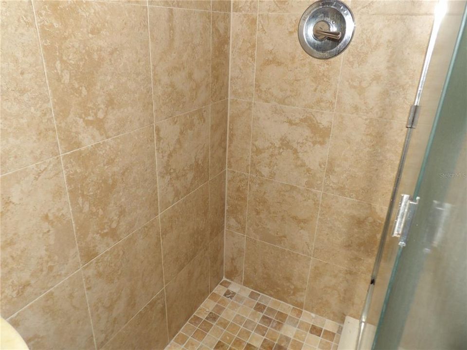En Venta: $219,000 (2 camas, 2 baños, 1200 Pies cuadrados)