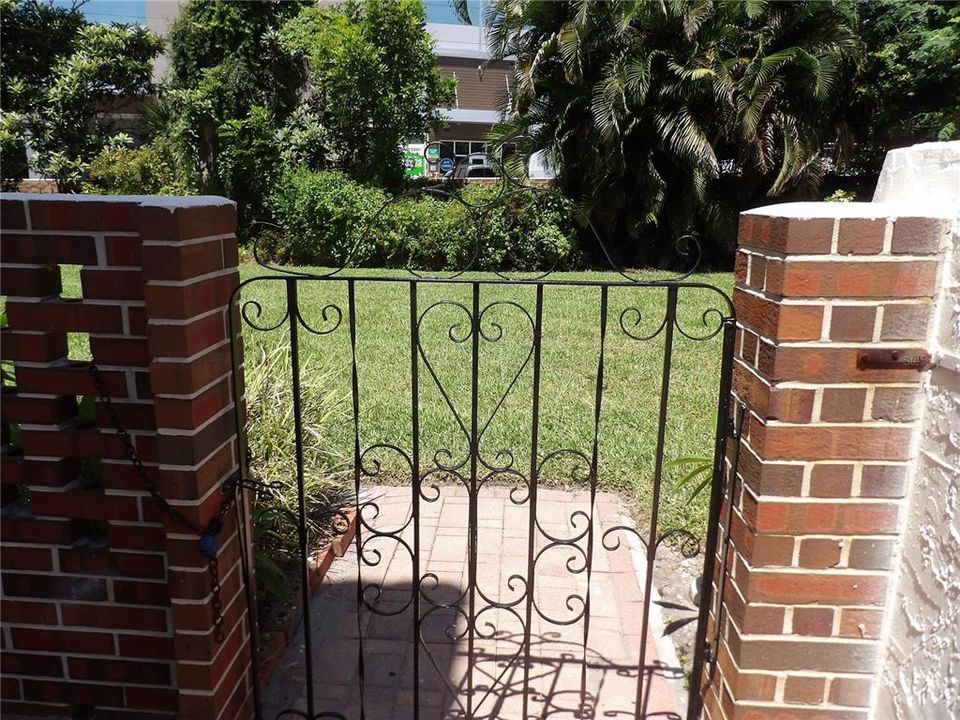 En Venta: $219,000 (2 camas, 2 baños, 1200 Pies cuadrados)
