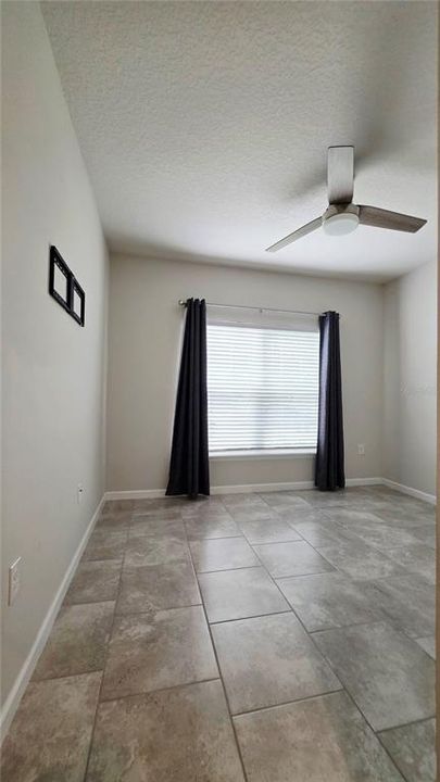 For Rent: $2,300 (3 beds, 1 baths, 1818 Square Feet)