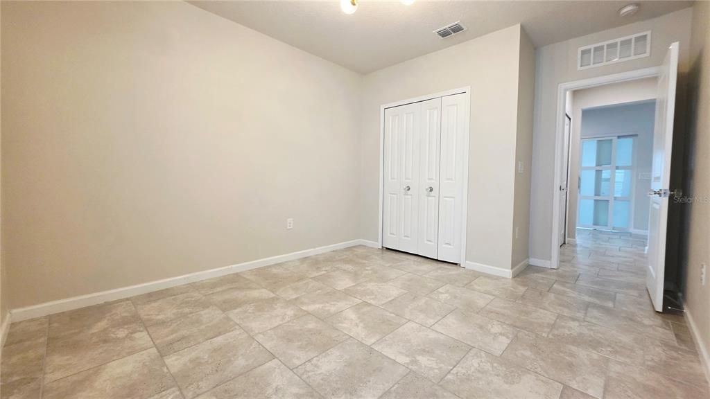 For Rent: $2,300 (3 beds, 1 baths, 1818 Square Feet)