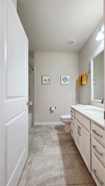 For Rent: $2,300 (3 beds, 1 baths, 1818 Square Feet)