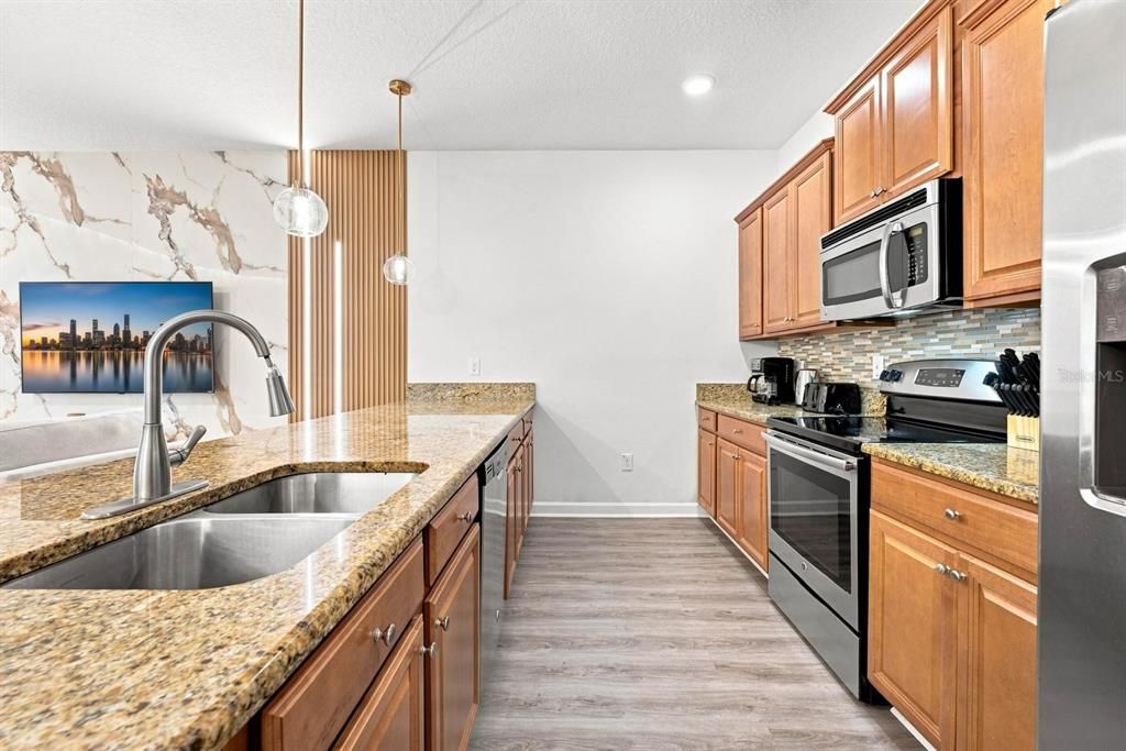 For Sale: $499,000 (4 beds, 3 baths, 1914 Square Feet)