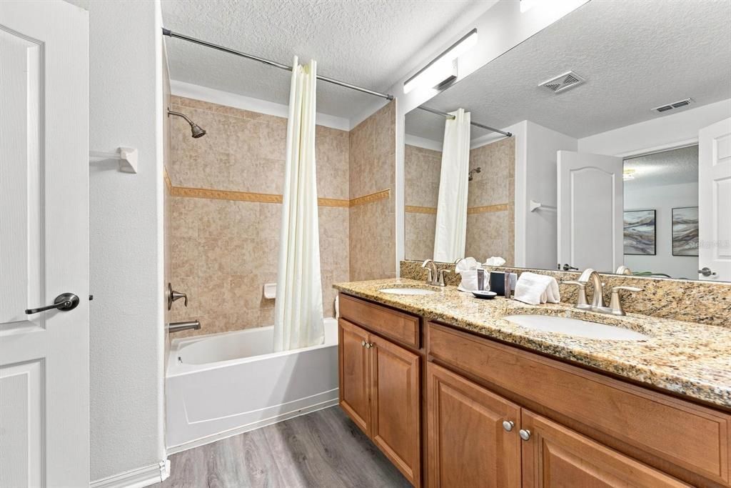 For Sale: $499,000 (4 beds, 3 baths, 1914 Square Feet)