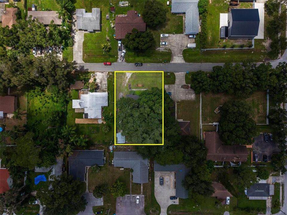 For Sale: $300,000 (2 beds, 1 baths, 1035 Square Feet)