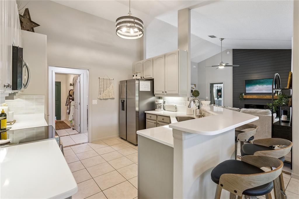 En Venta: $437,500 (3 camas, 2 baños, 2050 Pies cuadrados)