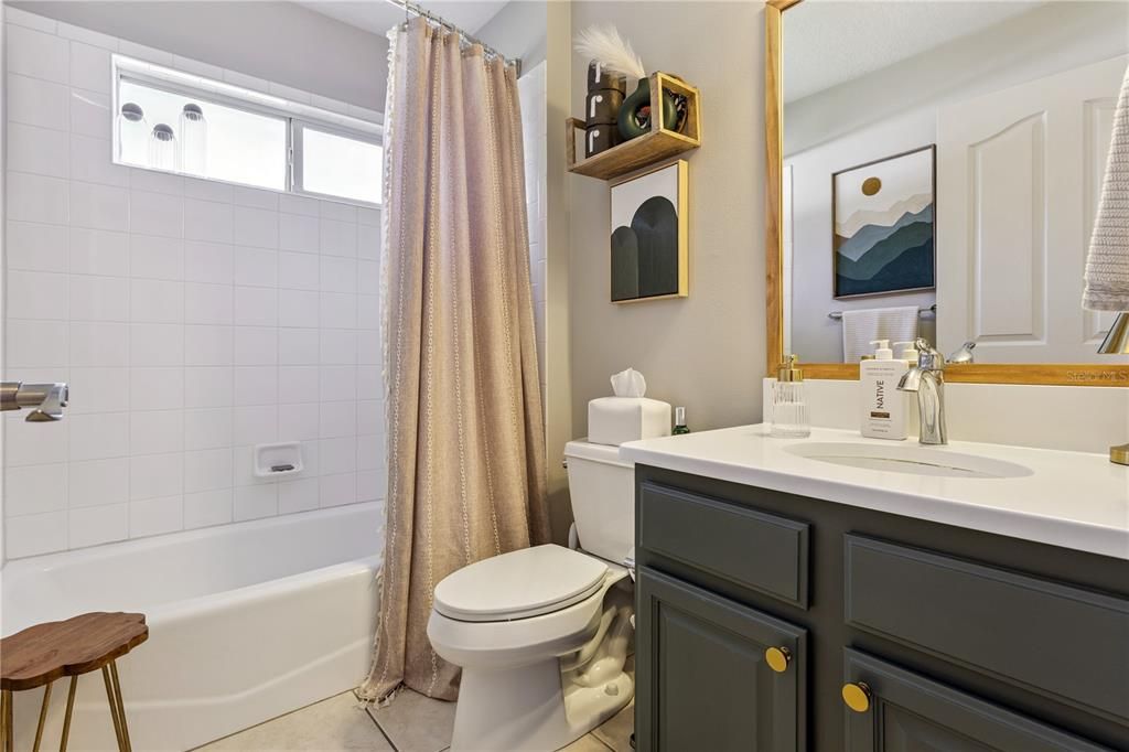En Venta: $437,500 (3 camas, 2 baños, 2050 Pies cuadrados)