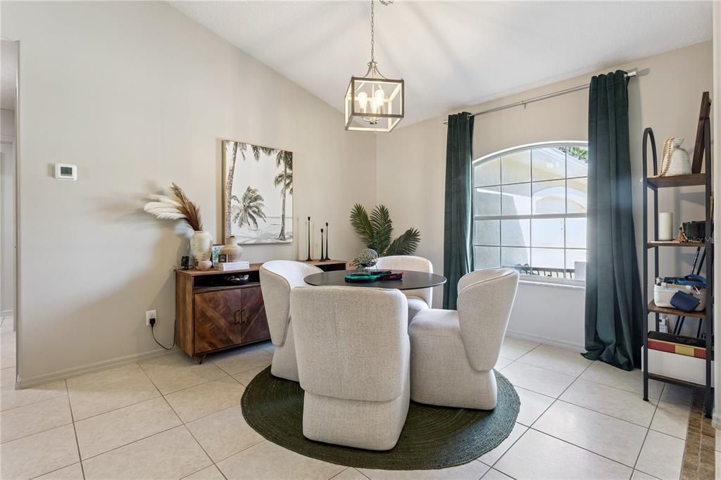 En Venta: $437,500 (3 camas, 2 baños, 2050 Pies cuadrados)