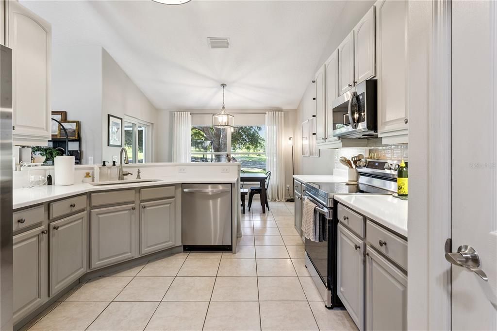 En Venta: $437,500 (3 camas, 2 baños, 2050 Pies cuadrados)