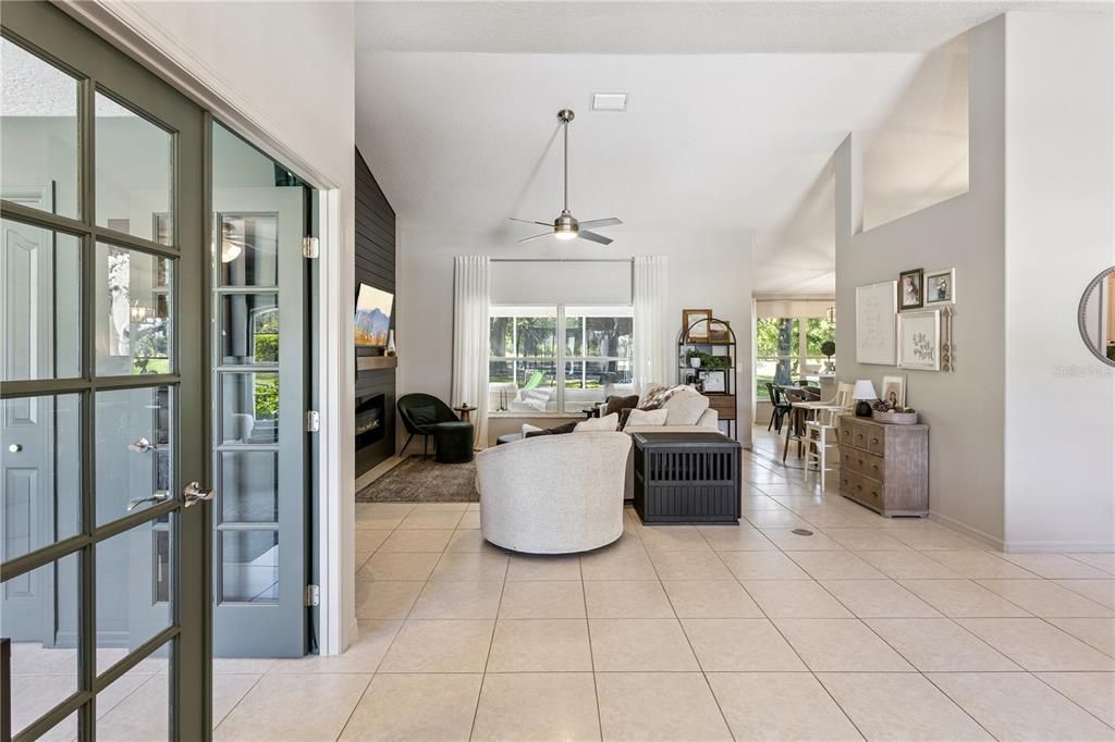 En Venta: $437,500 (3 camas, 2 baños, 2050 Pies cuadrados)