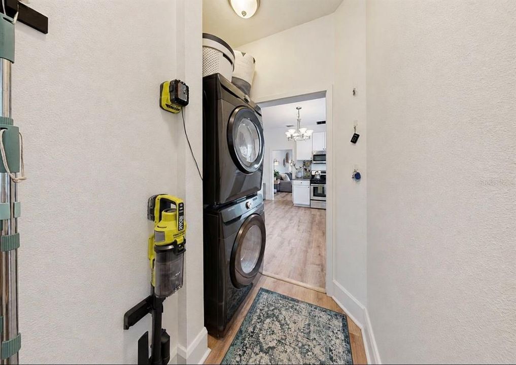 Под контрактом: $379,900 (2 спален, 2 ванн, 1122 Квадратных фут)