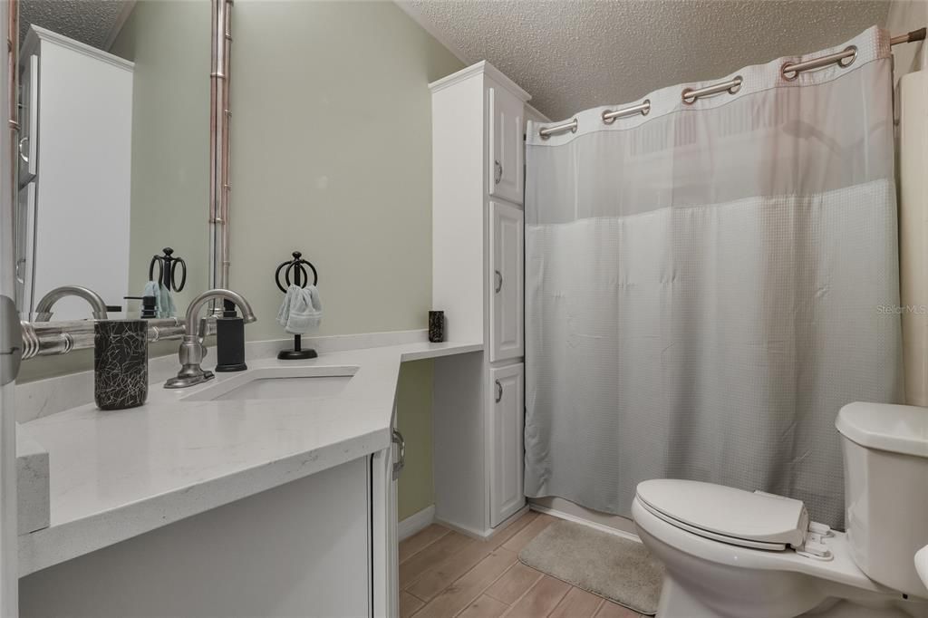 For Sale: $240,000 (2 beds, 2 baths, 1090 Square Feet)