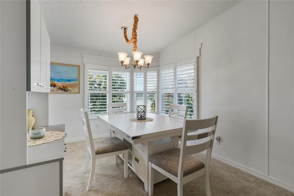 For Sale: $240,000 (2 beds, 2 baths, 1090 Square Feet)