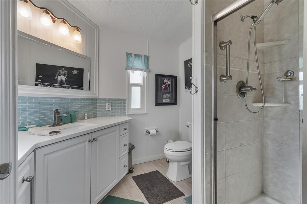 For Sale: $240,000 (2 beds, 2 baths, 1090 Square Feet)