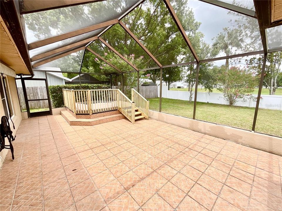 For Rent: $3,300 (3 beds, 2 baths, 1985 Square Feet)