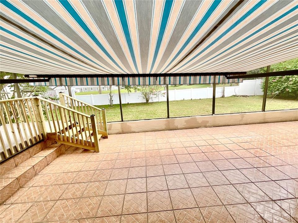 For Rent: $3,300 (3 beds, 2 baths, 1985 Square Feet)