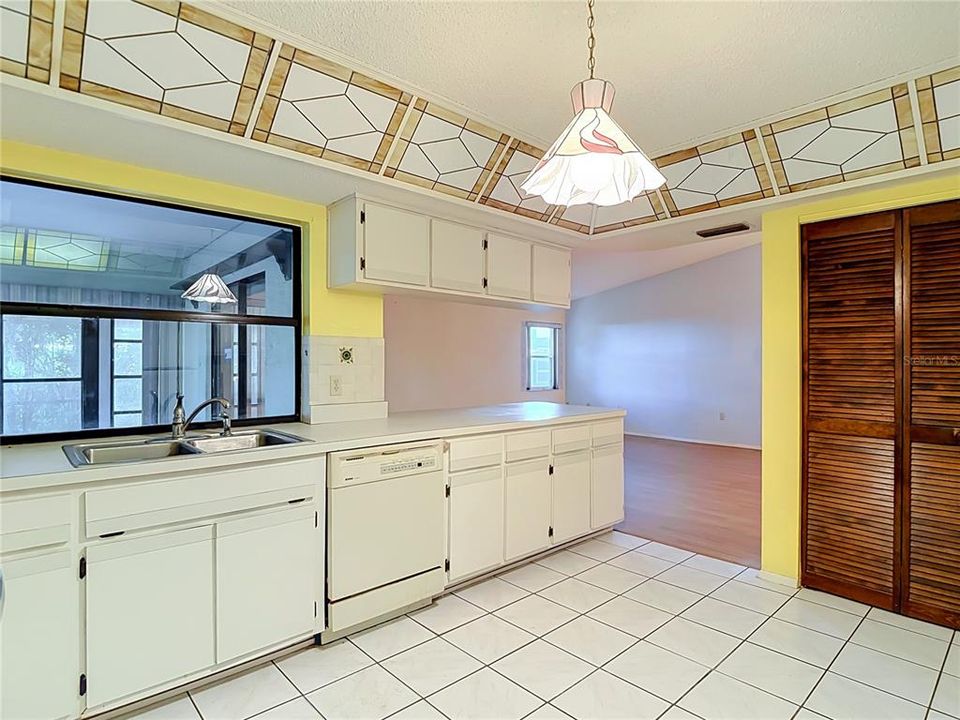 Activo con contrato: $227,500 (3 camas, 2 baños, 1487 Pies cuadrados)