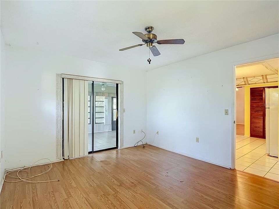 Activo con contrato: $227,500 (3 camas, 2 baños, 1487 Pies cuadrados)