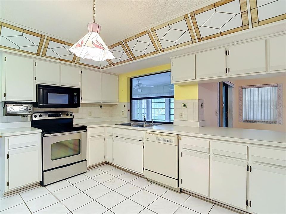 Activo con contrato: $227,500 (3 camas, 2 baños, 1487 Pies cuadrados)