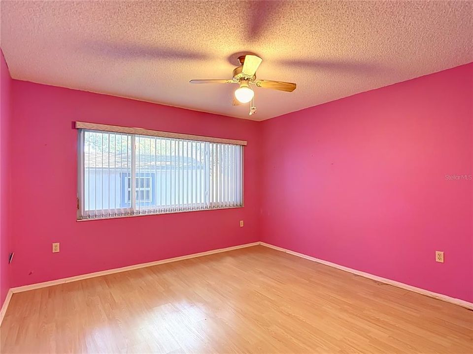Activo con contrato: $227,500 (3 camas, 2 baños, 1487 Pies cuadrados)