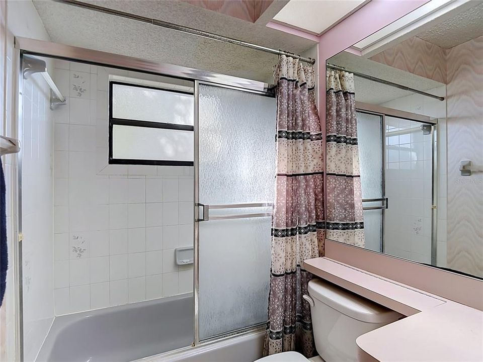 Activo con contrato: $227,500 (3 camas, 2 baños, 1487 Pies cuadrados)
