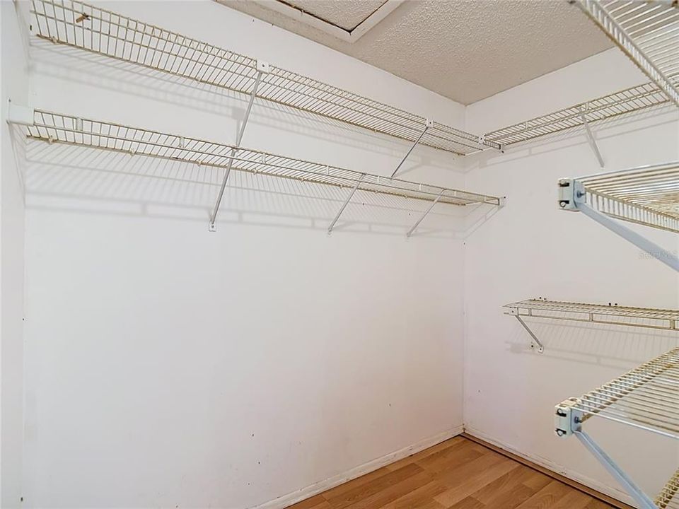 Activo con contrato: $227,500 (3 camas, 2 baños, 1487 Pies cuadrados)