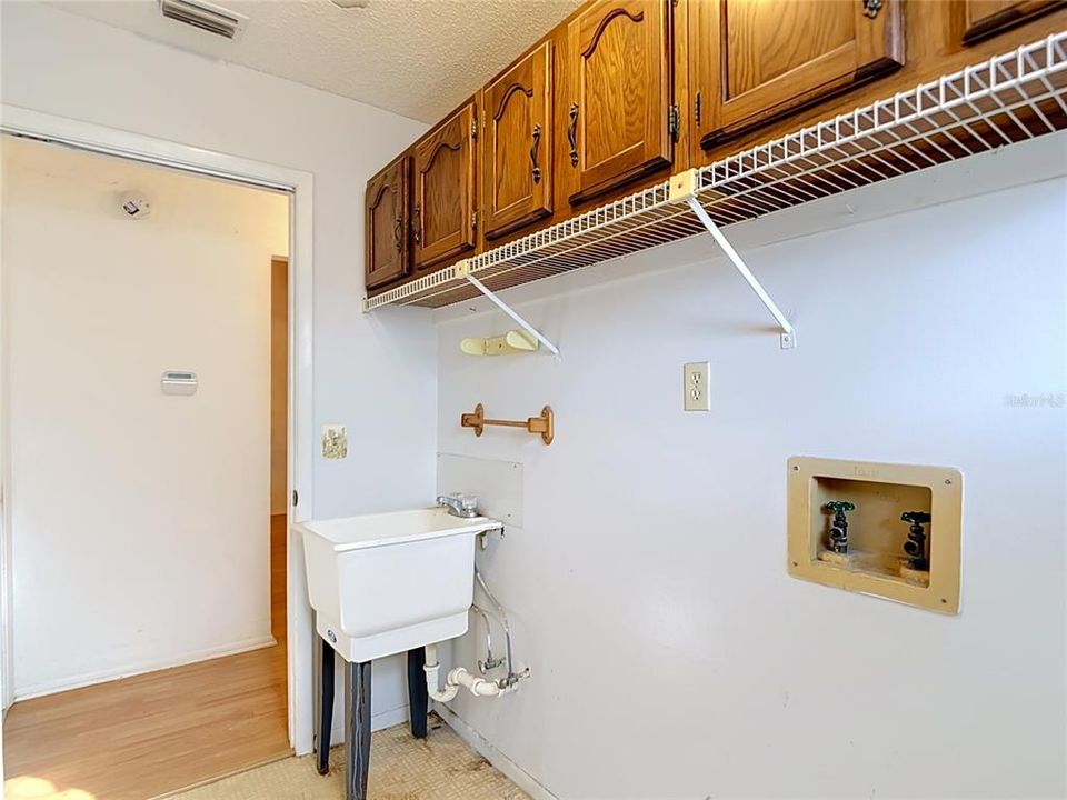 Activo con contrato: $227,500 (3 camas, 2 baños, 1487 Pies cuadrados)