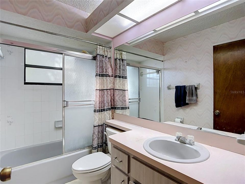 Activo con contrato: $227,500 (3 camas, 2 baños, 1487 Pies cuadrados)