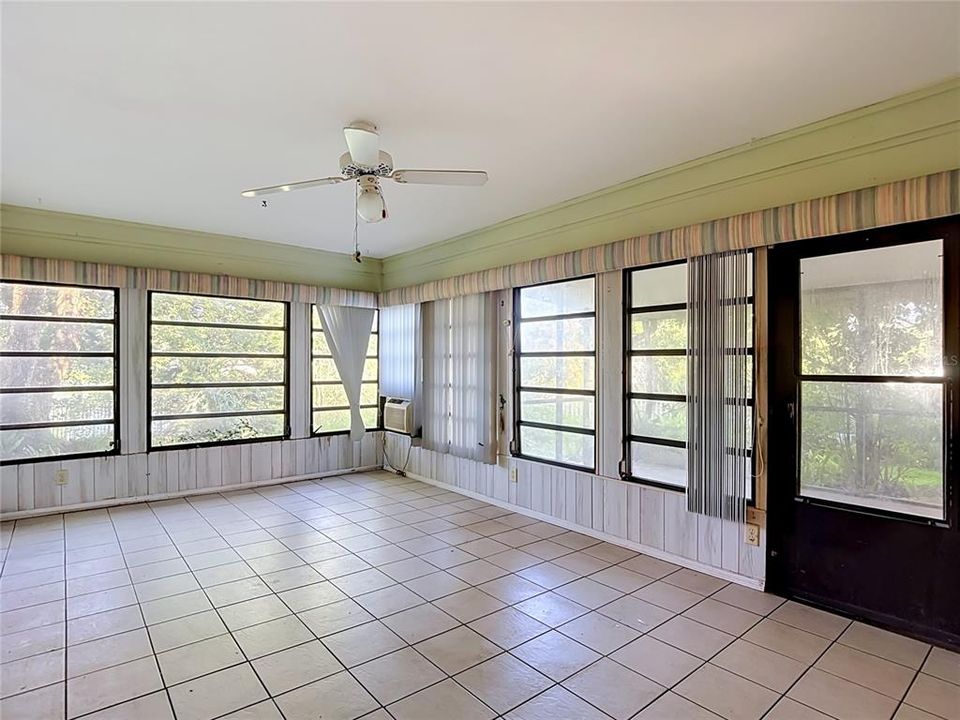 Activo con contrato: $227,500 (3 camas, 2 baños, 1487 Pies cuadrados)
