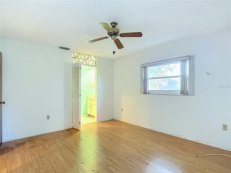 Activo con contrato: $227,500 (3 camas, 2 baños, 1487 Pies cuadrados)