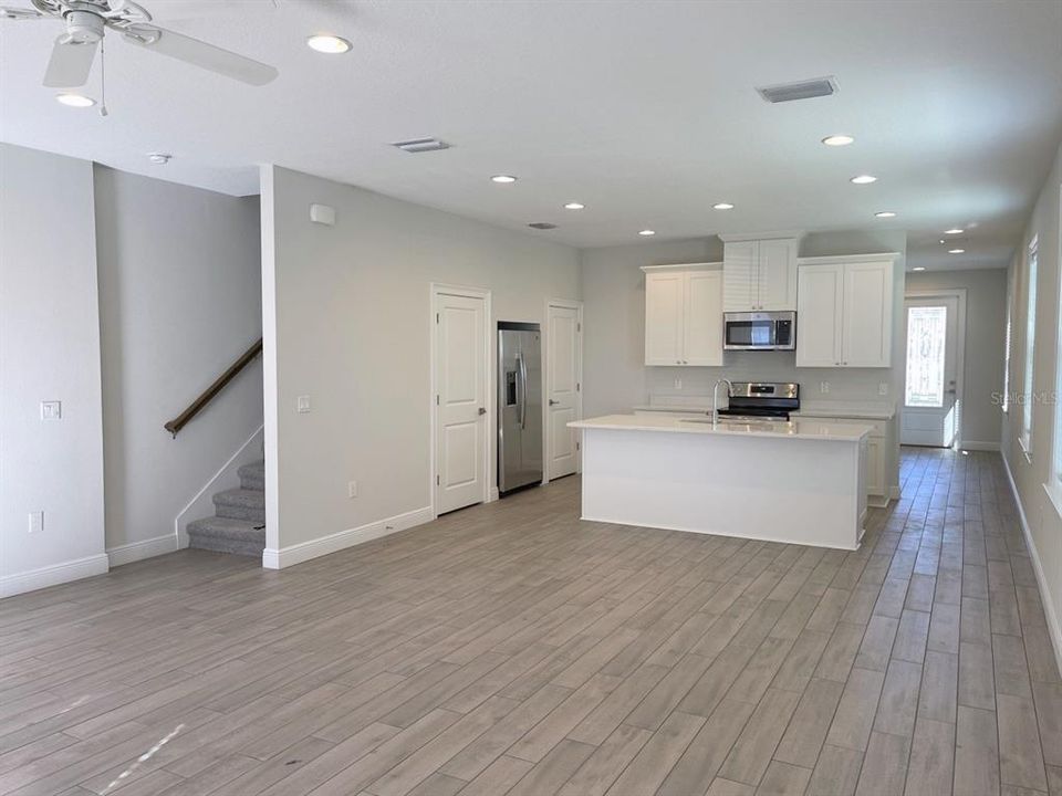 For Rent: $3,900 (3 beds, 2 baths, 1912 Square Feet)