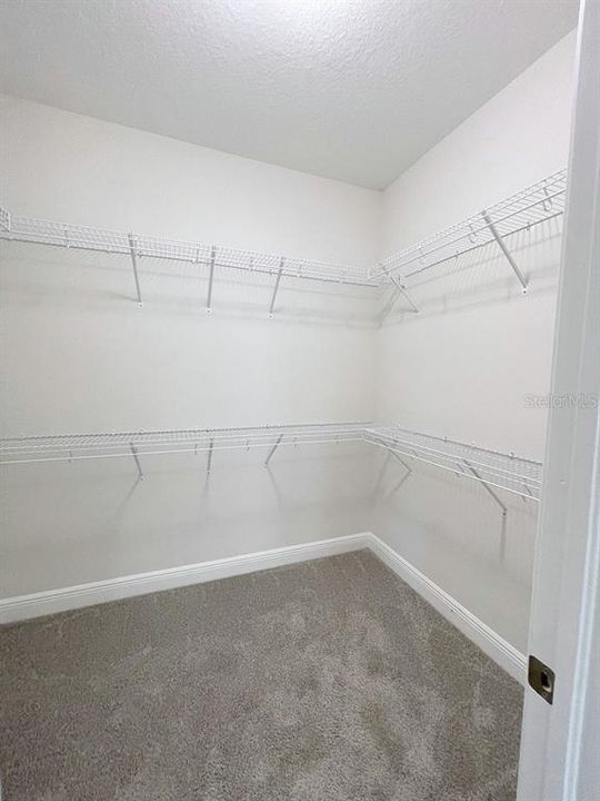 For Rent: $3,900 (3 beds, 2 baths, 1912 Square Feet)