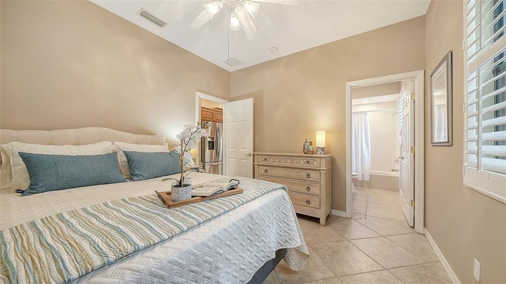 Active With Contract: $639,000 (3 beds, 3 baths, 2222 Square Feet)