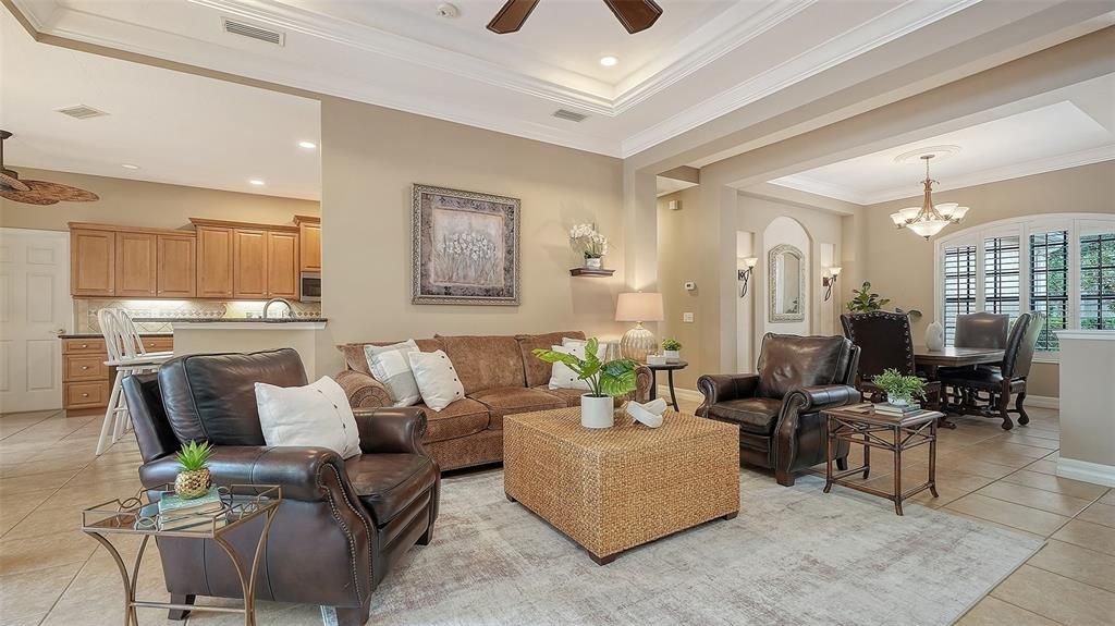 Active With Contract: $639,000 (3 beds, 3 baths, 2222 Square Feet)