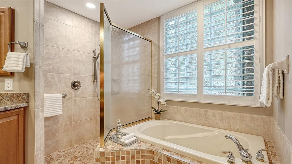 Active With Contract: $639,000 (3 beds, 3 baths, 2222 Square Feet)