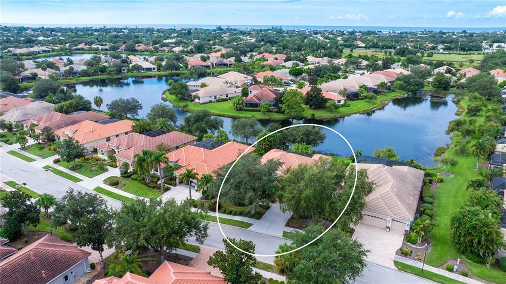 Active With Contract: $639,000 (3 beds, 3 baths, 2222 Square Feet)