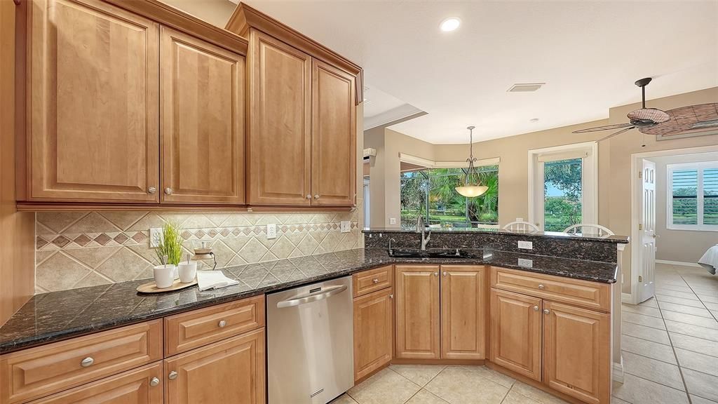 Active With Contract: $639,000 (3 beds, 3 baths, 2222 Square Feet)