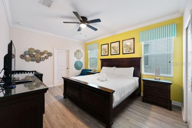 For Sale: $699,000 (8 beds, 5 baths, 3909 Square Feet)