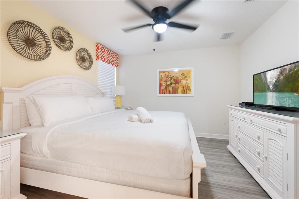 For Sale: $699,000 (8 beds, 5 baths, 3909 Square Feet)