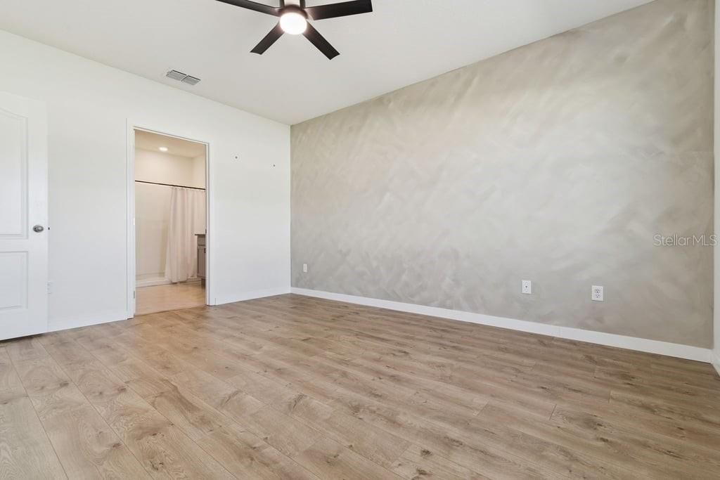 For Rent: $2,500 (4 beds, 2 baths, 1846 Square Feet)