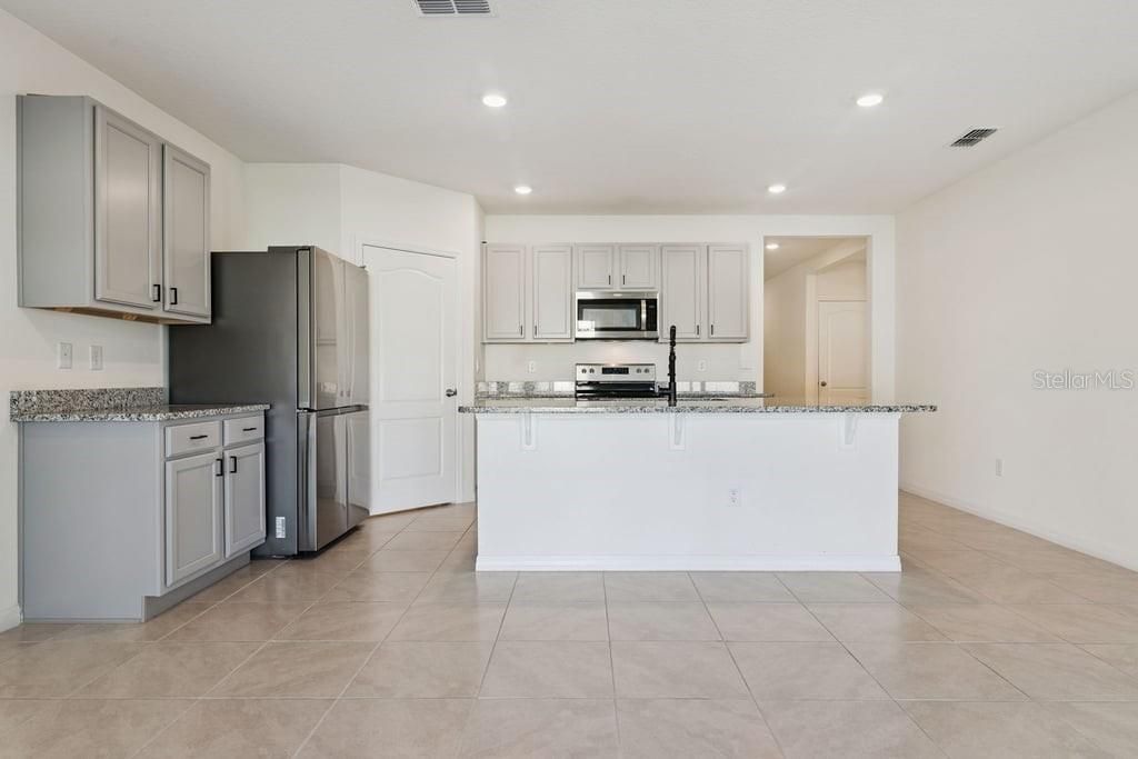 For Rent: $2,500 (4 beds, 2 baths, 1846 Square Feet)