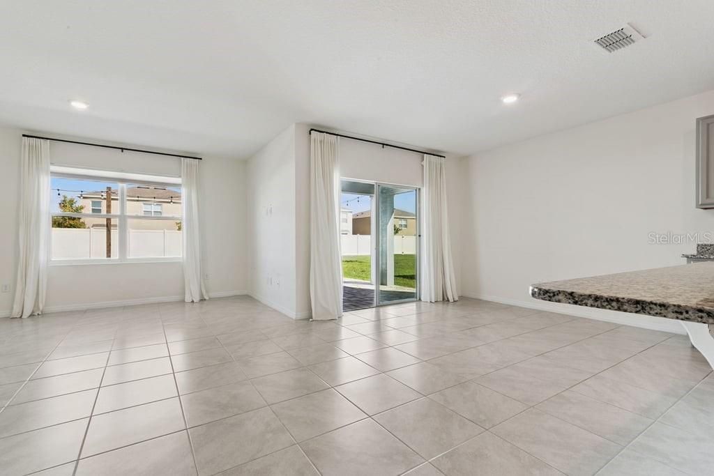 For Rent: $2,500 (4 beds, 2 baths, 1846 Square Feet)