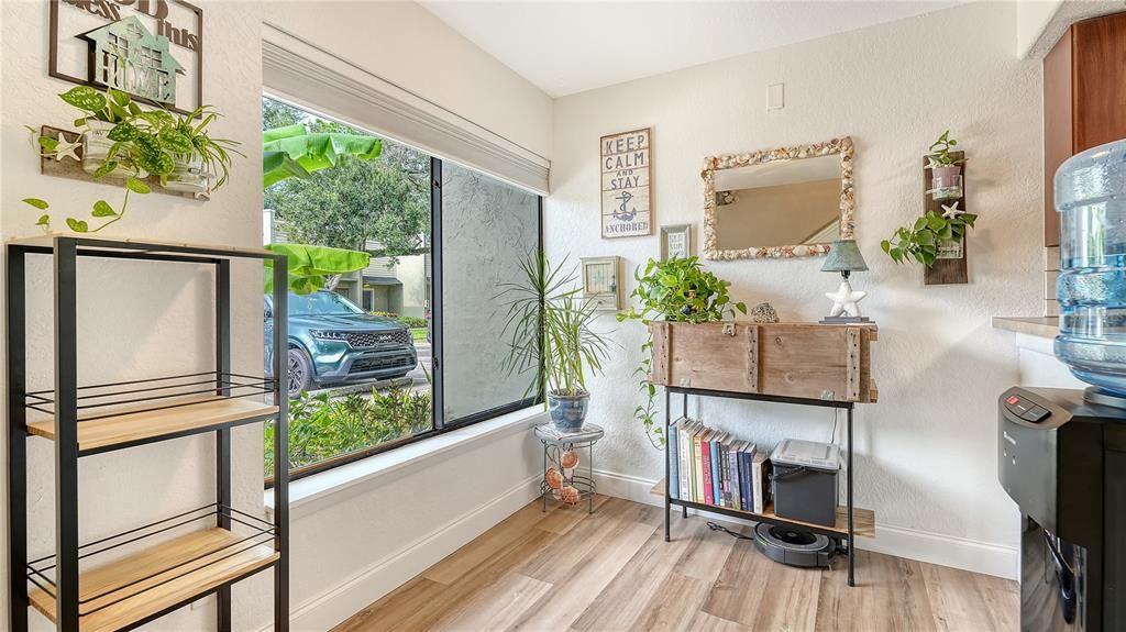 For Sale: $163,000 (2 beds, 1 baths, 1070 Square Feet)