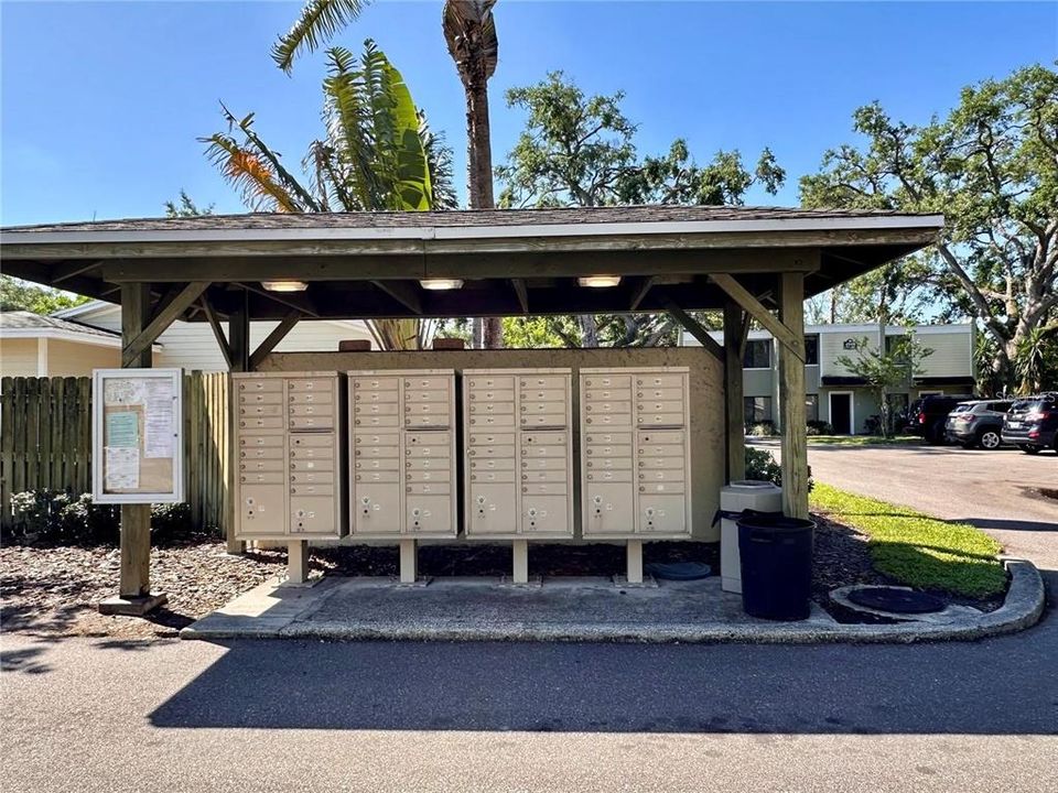 For Sale: $163,000 (2 beds, 1 baths, 1070 Square Feet)